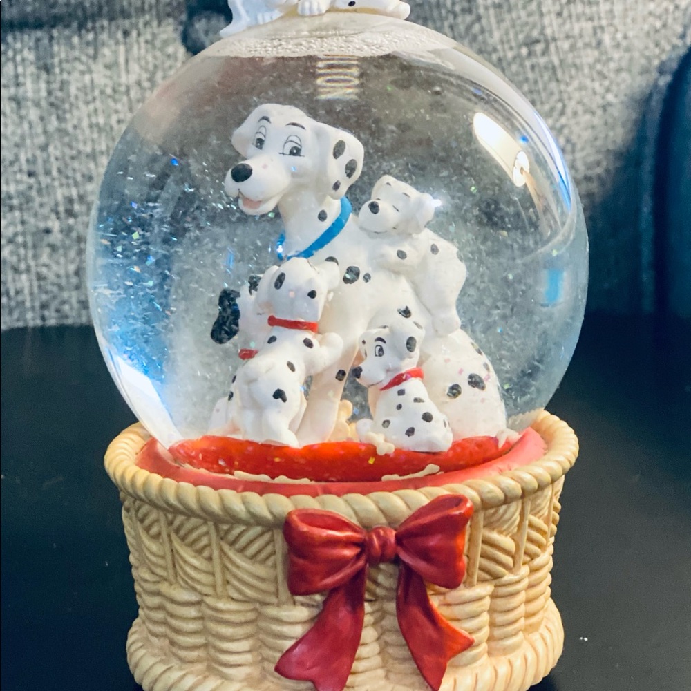 101 Dalmatians Music Box/Globe